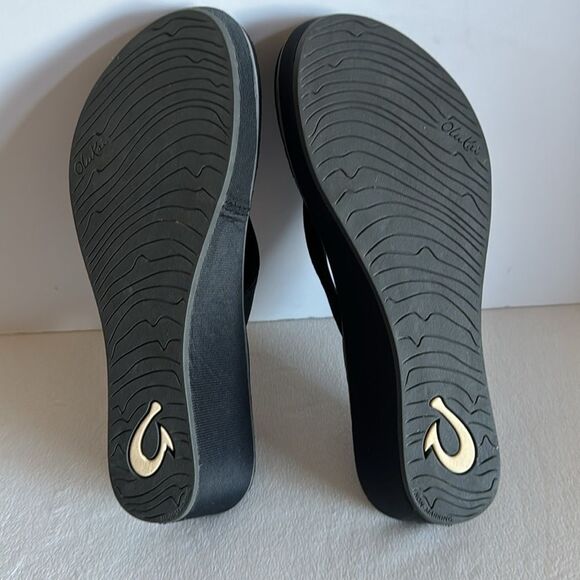 Olukai wedge flip flops- no wear and tear! Perfect Condition! - Picture 7 of 9